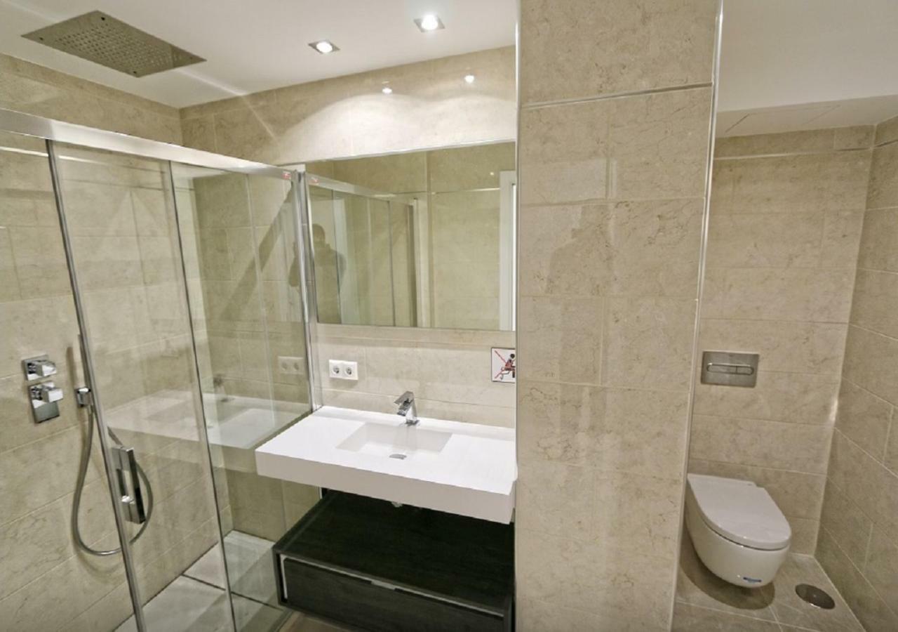 Beachfront Luxury Residence, Playas Del Duque, Puerto Banus, 马尔韦利亚 外观 照片